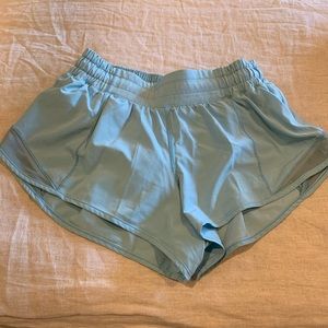 Lululemon Hotty Hot Short 2.5”